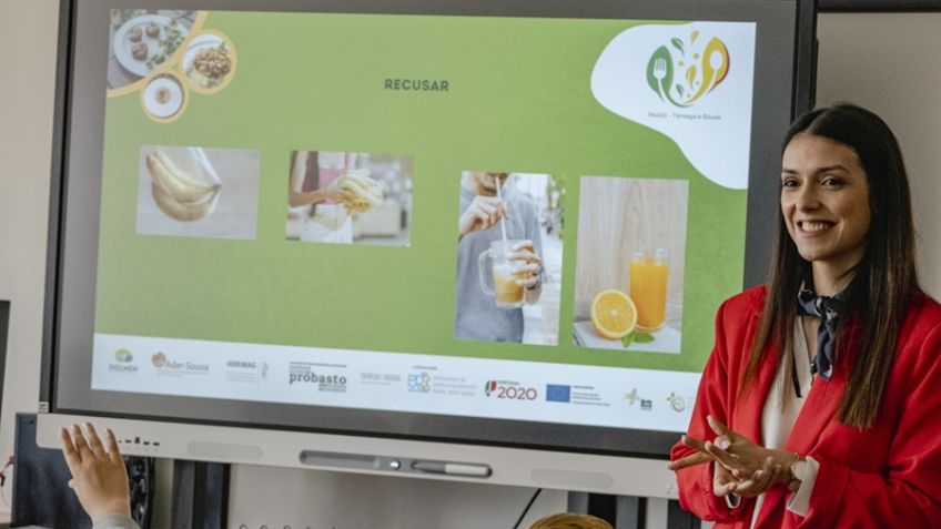 Decorreu no Centro Escolar de Fermil apresentação do projeto "Pensar Global, Agir Locar...à Mesa" integrado no PNAES - plano Nacional de Alimentação Equilibrada e Sustentável.