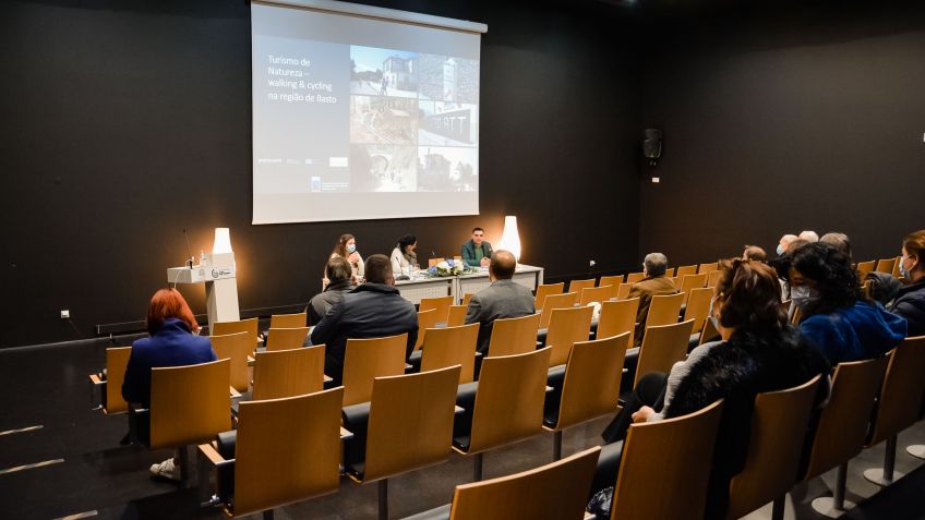 Iniciativa decorreu na Casa do Tempo em Cabeceiras de Basto, que acolheu hoje, dia 4 de março, o ciclo de workshops inseridos numa estratégia de valorização e posicionamento da Região de Basto no contexto do Turismo de Natureza – walking & cycling.